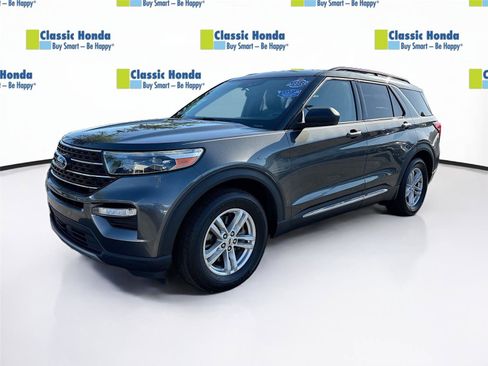 Used 2020 Ford Explorer XLT w/ Equipment Group 202A RWD image 3
