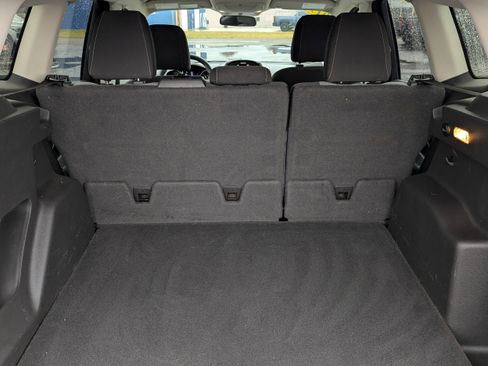 Used 2017 Ford Escape SE image 5