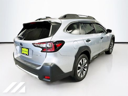 Used 2023 Subaru Outback Limited AWD/4WD image 5