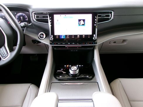 New 2026 Jeep Grand Wagoneer Limited AWD/4WD image 15