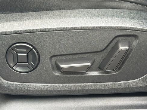 Used 2023 Audi Q3 2.0T Premium image 19