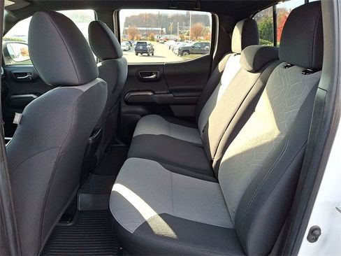 Certified 2023 Toyota Tacoma TRD Off-Road image 10