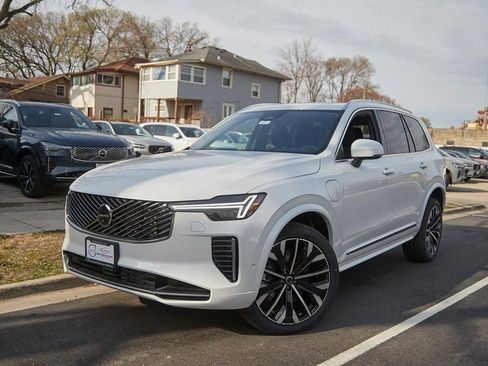 New 2025 Volvo XC90 T8 Plus w/ Protection Package Premier image 1
