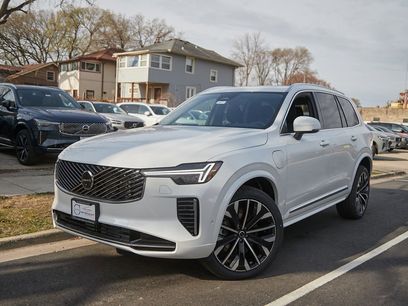 New 2025 Volvo XC90 T8 Plus w/ Protection Package Premier