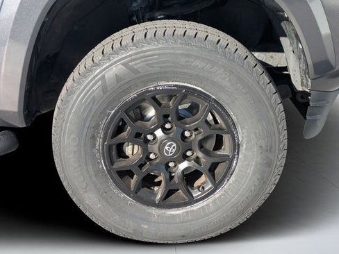 Used 2022 Toyota Tacoma SR5 image 9