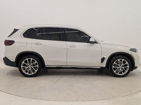 Certified 2025 BMW X5 xDrive40i w/ Climate Comfort Package image 8