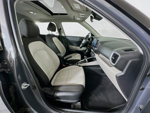 Used 2023 Hyundai Venue SEL image 30