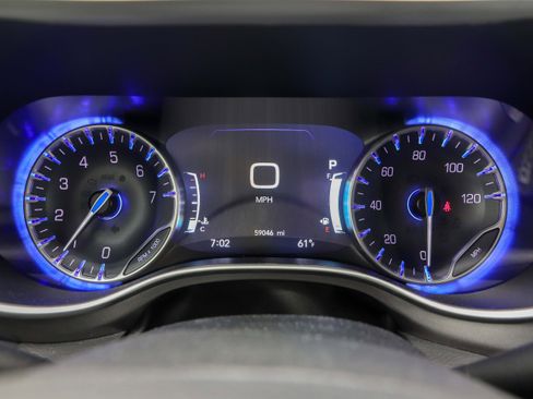 Used 2023 Chrysler Pacifica Touring-L FWD image 25