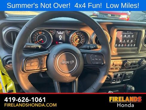 Used 2023 Jeep Wrangler Sport AWD/4WD image 19