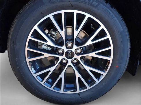 New 2026 Ford Escape SE w/ Class II Trailer Tow Package FWD image 7