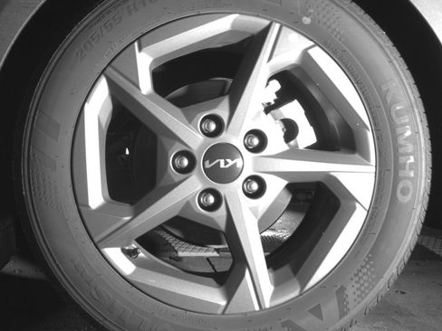 Used 2025 Kia K4 LXS image 14