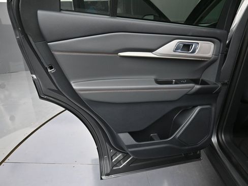 New 2025 Ford Explorer Active image 25