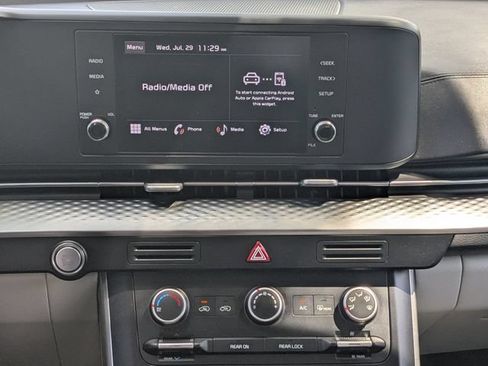 Certified 2023 Kia Carnival LX FWD image 13