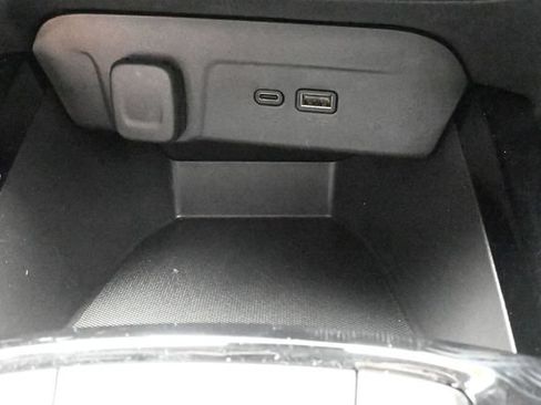 Used 2026 Chevrolet Trax LT w/ LT Convenience Package FWD image 38