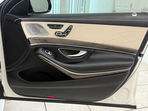 Used 2019 Mercedes-Benz S 560 Sedan image 22