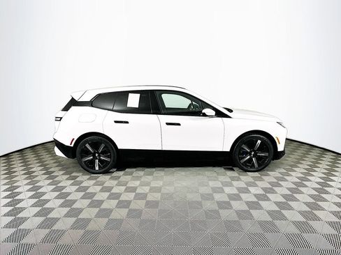 Used 2023 BMW iX xDrive50 w/ Sport Package image 10