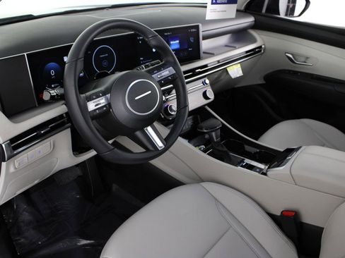 Certified 2025 Hyundai Tucson SEL image 18