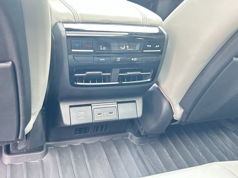 Used 2024 Acura MDX FWD w/ Technology Package image 29