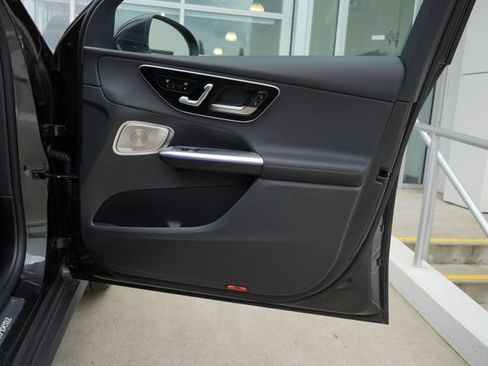 Used 2026 Mercedes-Benz GLC 300 image 16