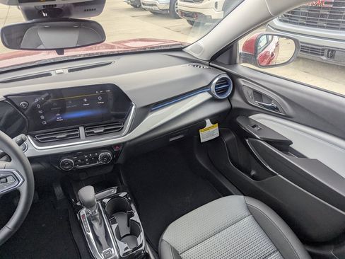 New 2026 Chevrolet Trax LT w/ Driver Confidence Package image 18