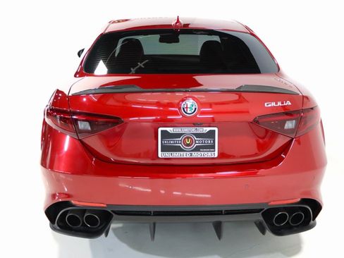 Used 2018 Alfa Romeo Giulia Quadrifoglio w/ Driver Assist Dynamic Package image 36