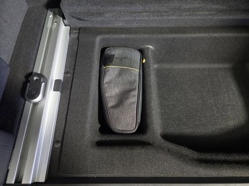 Used 2022 Rivian R1S Launch Edition image 34