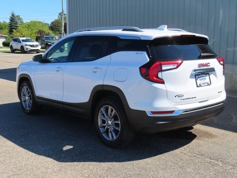 Used 2024 GMC Terrain SLT AWD/4WD image 8