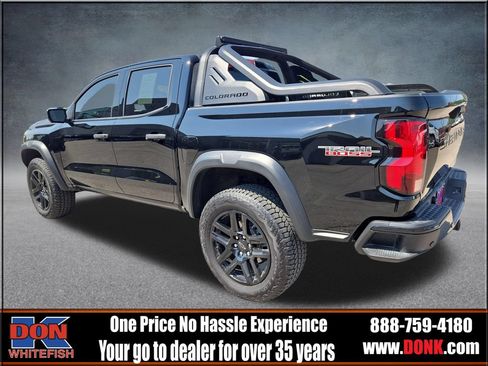 Used 2025 Chevrolet Colorado Trail Boss w/ Midnight Edition AWD/4WD image 6