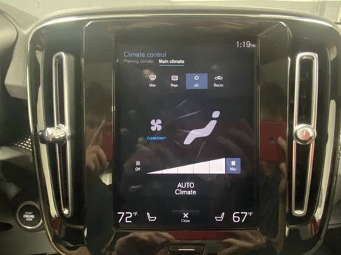 Used 2021 Volvo XC40 T5 R-Design w/ Climate Package image 24