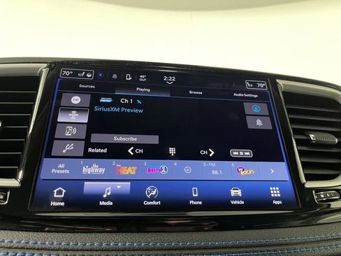 Used 2021 Chrysler Pacifica Touring-L image 25