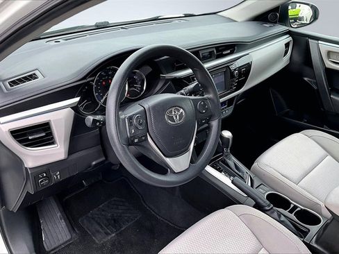 Used 2015 Toyota Corolla LE image 14