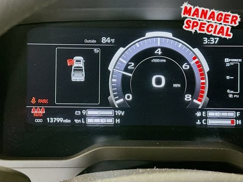 Used 2025 Toyota Tundra Limited AWD/4WD image 14