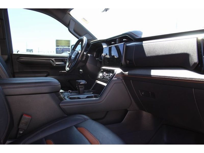 Used 2024 GMC Sierra 1500 AT4 w/ Technology Package AWD/4WD image 24