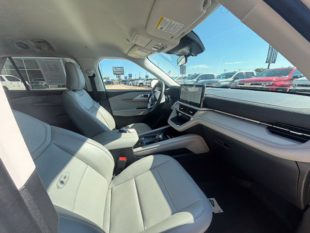 Used 2025 Ford Explorer Active w/ Active Comfort Package AWD/4WD image 16