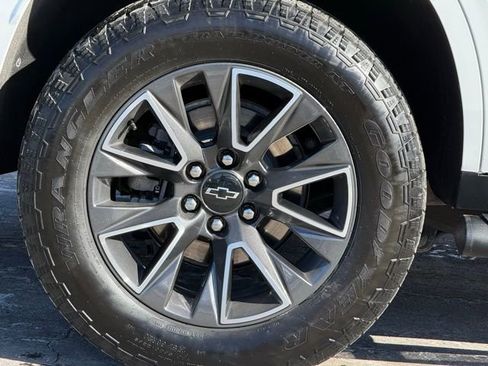 Used 2021 Chevrolet Tahoe Z71 w/ Rear Media and Nav Package image 10