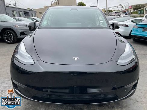 Used 2022 Tesla Model Y Performance AWD/4WD image 2
