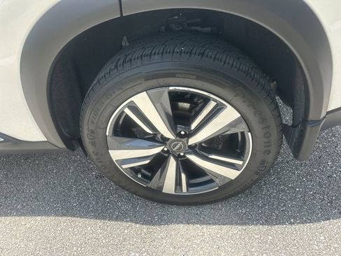 Certified 2023 Nissan Rogue SL FWD image 14