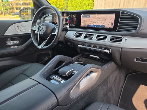 Certified 2025 Mercedes-Benz GLS 450 4MATIC image 19