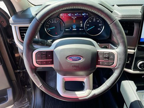 Used 2022 Ford Expedition XLT AWD/4WD image 11