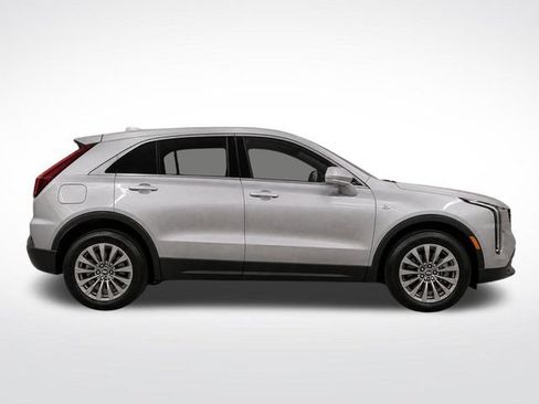 Used 2025 Cadillac XT4 Premium Luxury FWD image 9