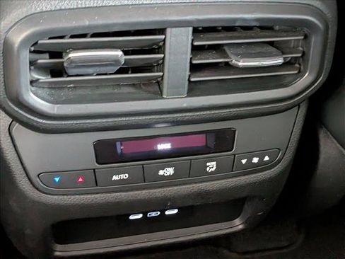 Certified 2024 Honda Pilot Touring image 17