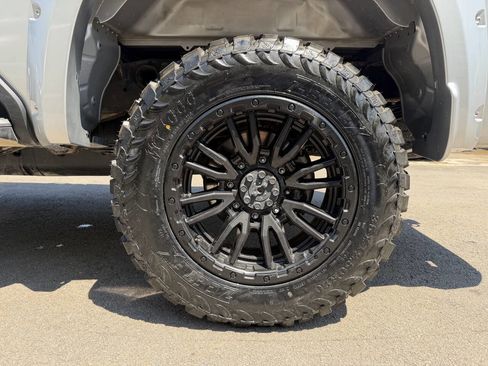 Used 2021 Chevrolet Silverado 2500 Custom w/ Custom Value Package image 9