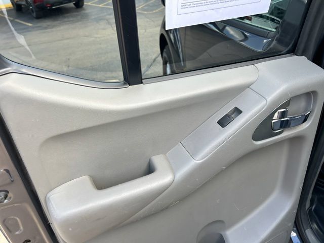 Used 2015 Nissan Frontier SV w/ SV Value Truck Package RWD image 19