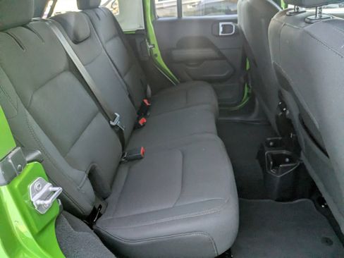 Used 2019 Jeep Wrangler Unlimited Sahara w/ Uconnect 4C Nav & Sound Group AWD/4WD image 22