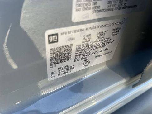 Used 2024 Chevrolet Silverado 1500 Custom Trail Boss w/ Dark Appearance Package image 33