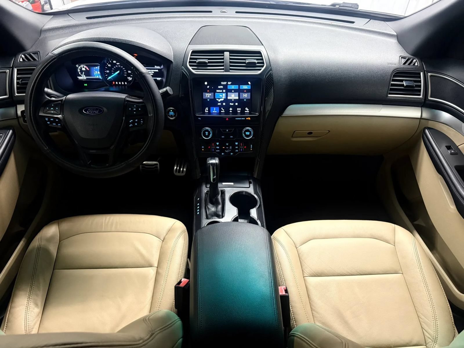 Used 2017 Ford Explorer XLT w/ Equipment Group 202A FWD image 20