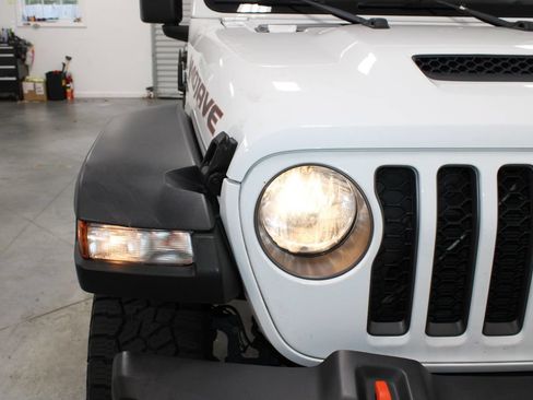 Used 2023 Jeep Gladiator Mojave AWD/4WD image 12