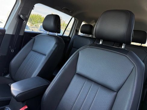 Used 2023 Volkswagen Tiguan SE FWD image 15