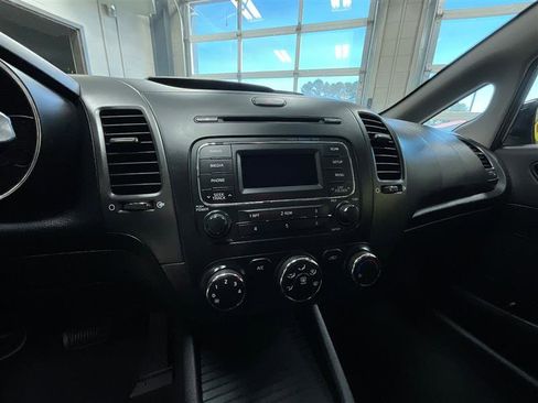 Used 2016 Kia Forte LX image 15
