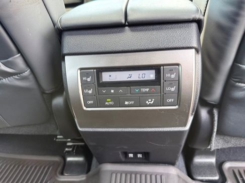 Used 2023 Lexus GX 460 Premium w/ Premium Package AWD/4WD image 29